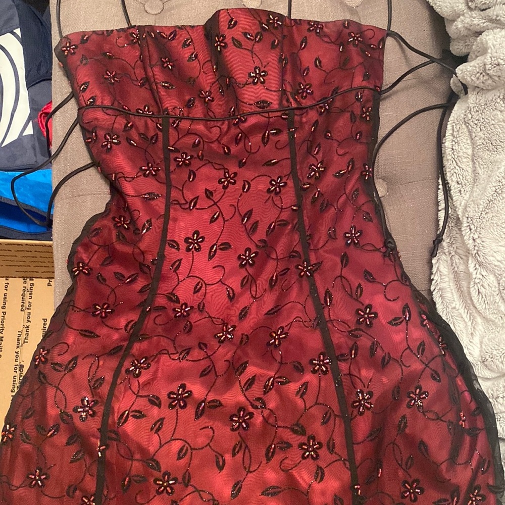 Red/black formal dress